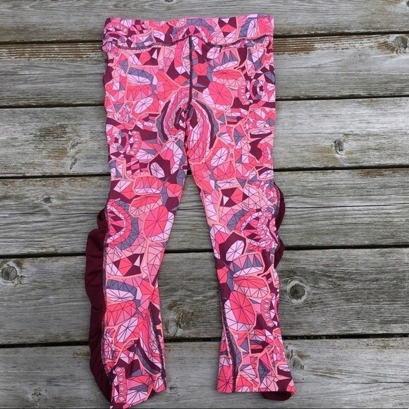 Maaji Active Ruched Legging in Garden Buzz L - Picture 14 of 15